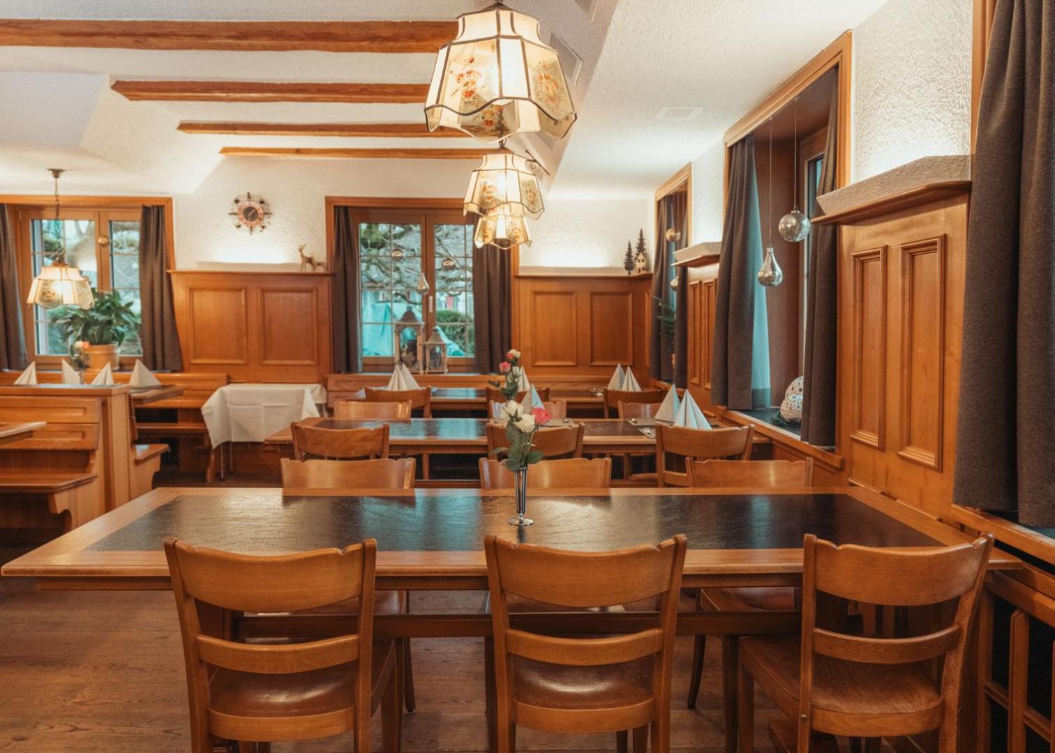 Hotel Restaurant Kreuz Kaiserstuhl Exterior foto